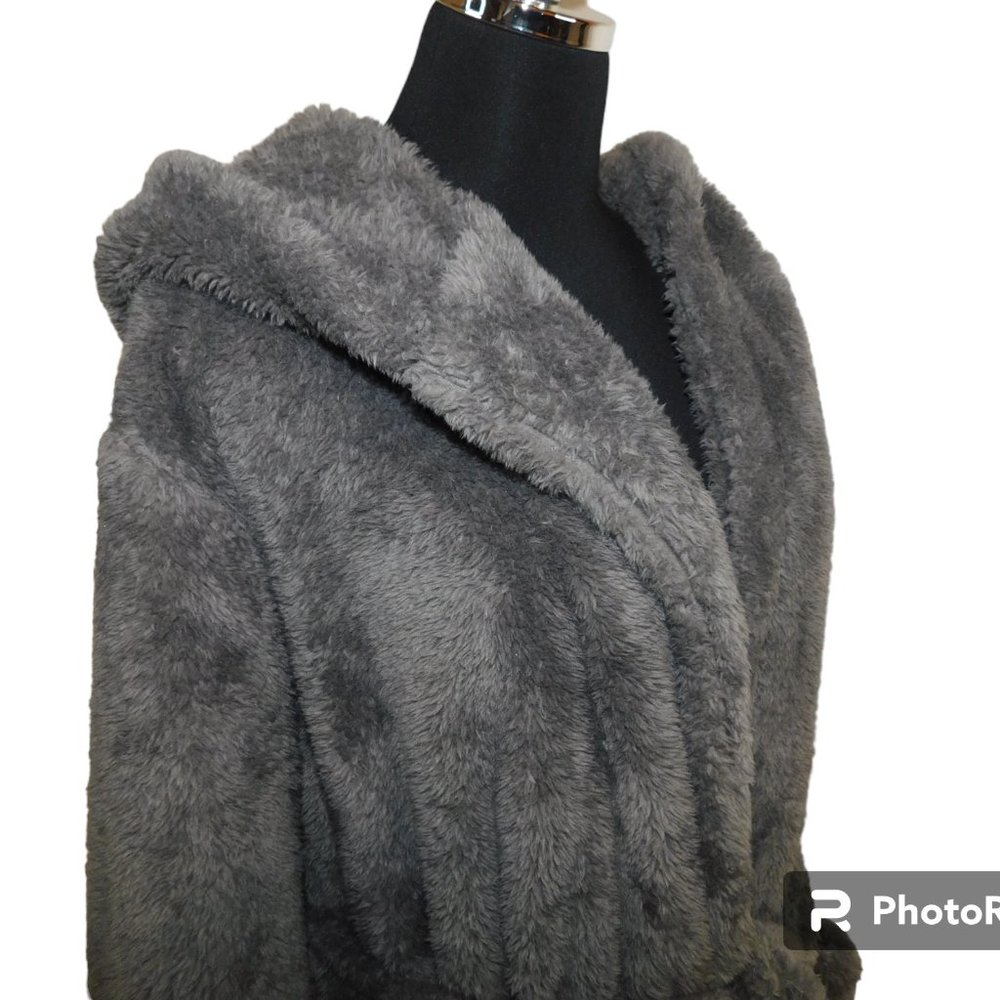 Jasmine & Ginger Plush Gray Robe With Faux Fur - image 8